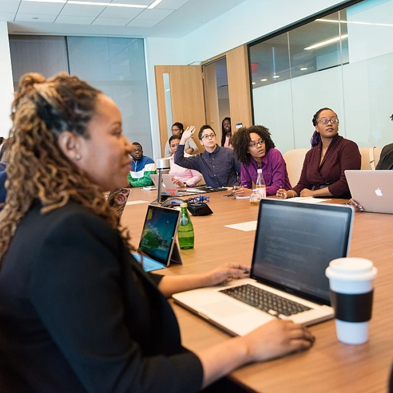 Rethinking the Employee of the Month Award: A Fresh Perspective